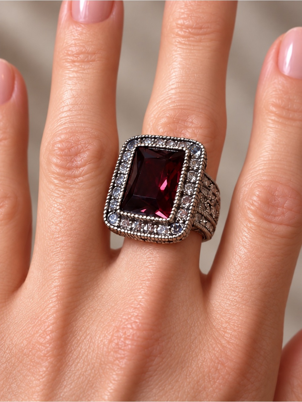 Heidi Daus "Hot Rocks" Solitaire Cocktail Ring *Size 8